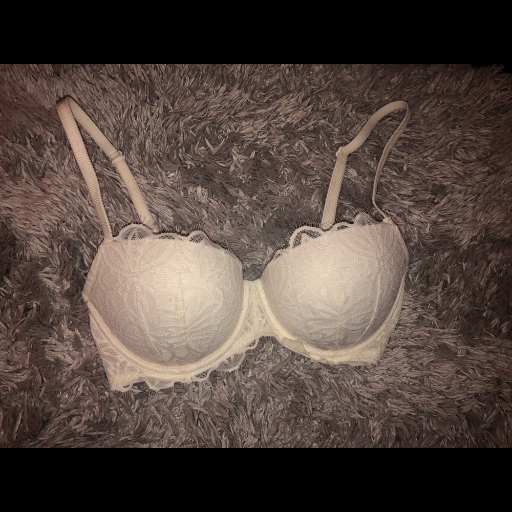 PINK Victoria’s Secret cream bra NWOT